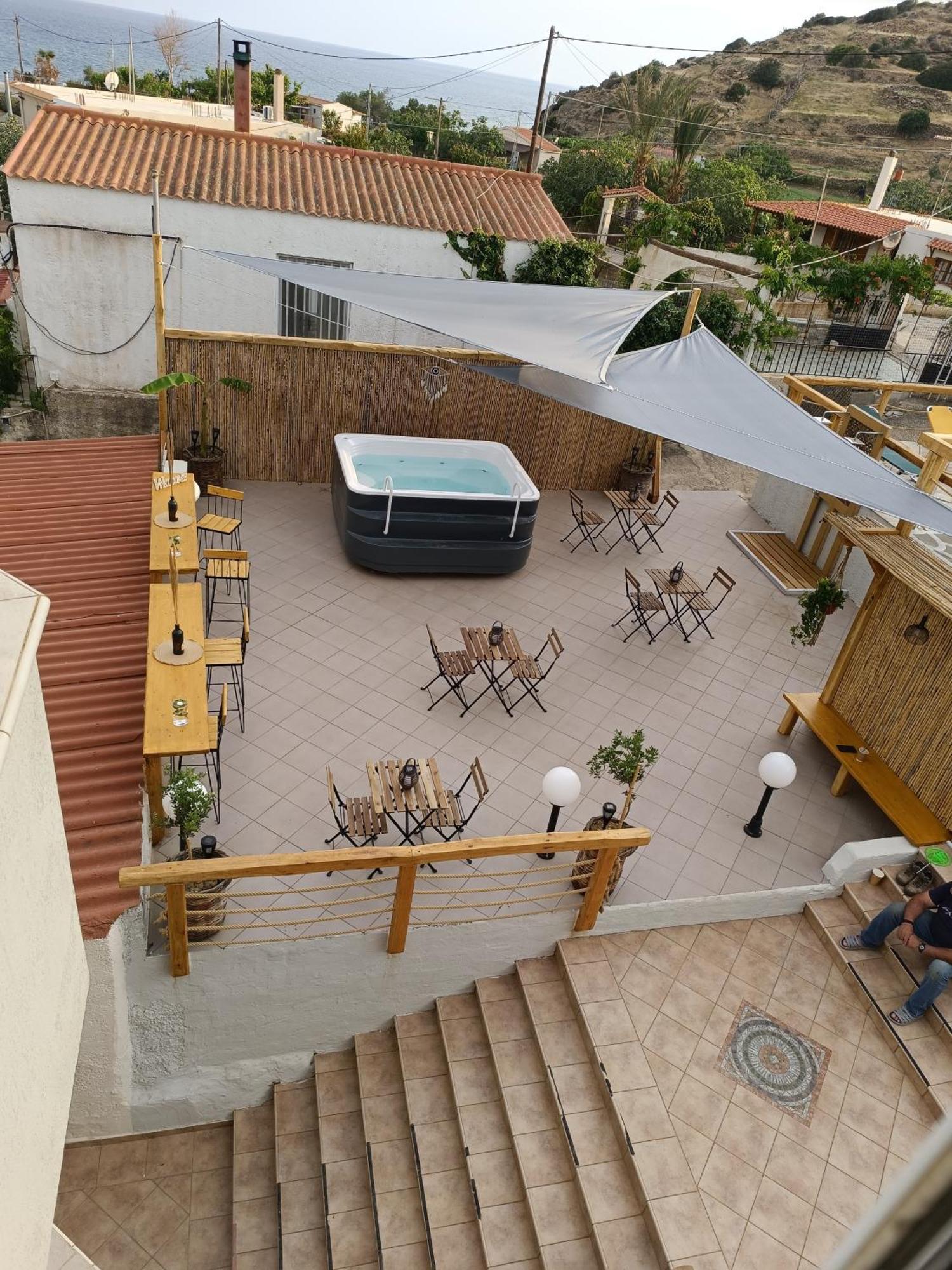 Prince Apartments Volissos エクステリア 写真